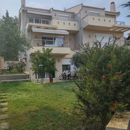 Sea And Garden Apartment *